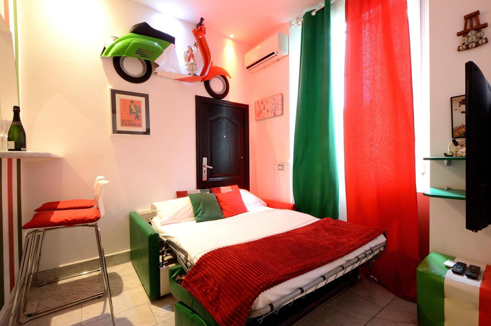 Bellissimo Mini A Tema Bandiera Italiana, Potente Wi-fi, 3 Linee Metropolitane Dietro Casa, Collegato Direttamente Con Aeroporto Di Malpensa E Rho Fiera *