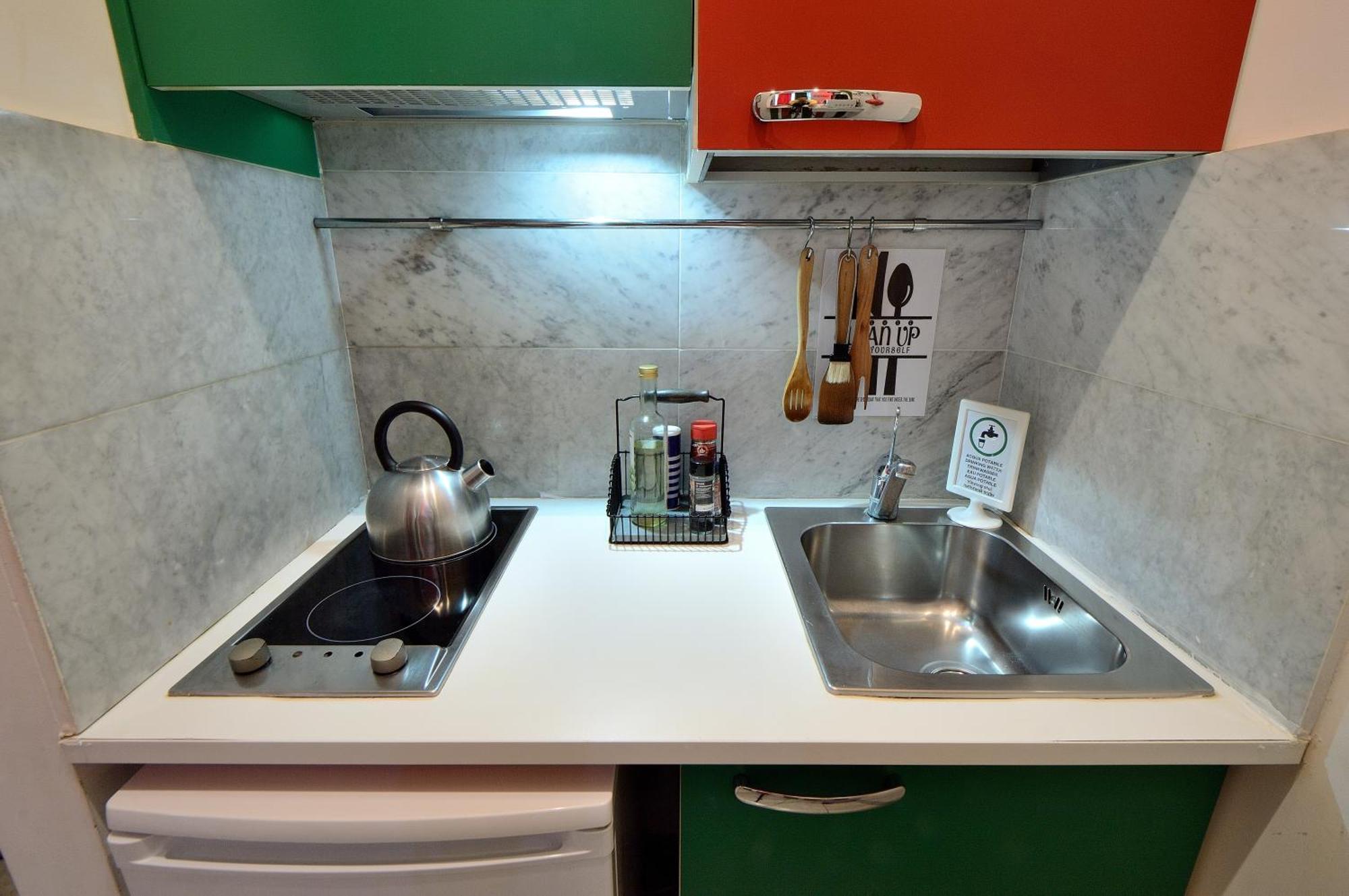 Appartement Bellissimo Mini A Tema Bandiera Italiana, Potente Wi-fi, 3 Linee Metropolitane Dietro Casa, Collegato Direttamente Con Aeroporto Di Malpensa E Rho Fiera Milan