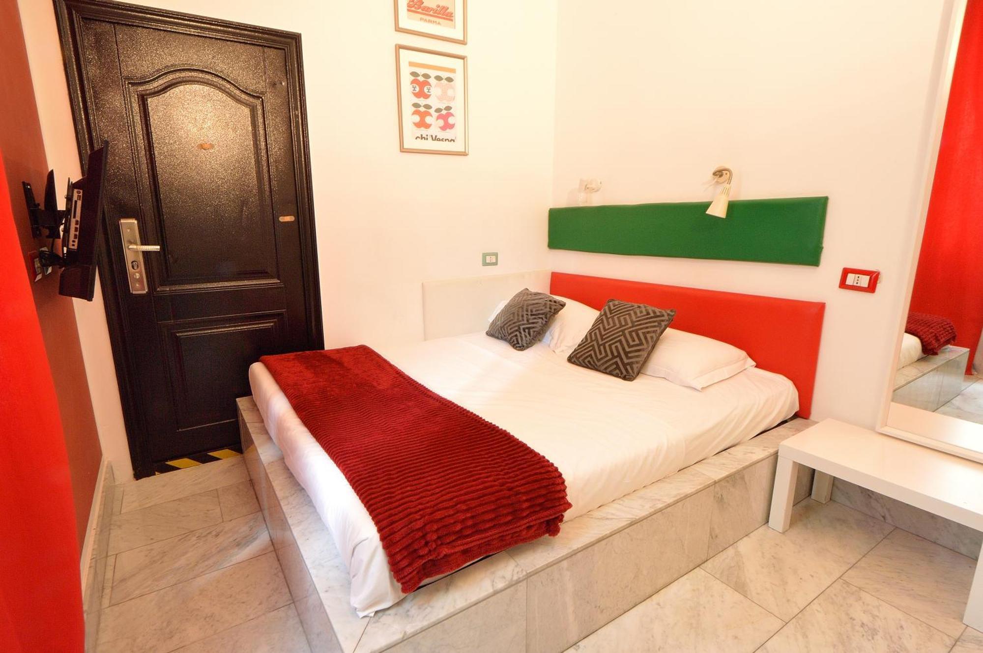 Appartement Bellissimo Mini A Tema Bandiera Italiana, Potente Wi-fi, 3 Linee Metropolitane Dietro Casa, Collegato Direttamente Con Aeroporto Di Malpensa E Rho Fiera