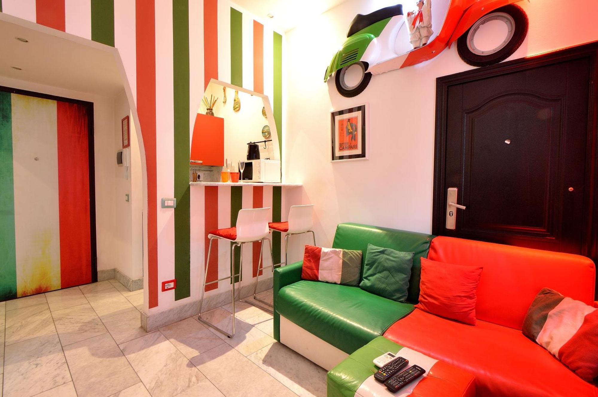 Bellissimo Mini A Tema Bandiera Italiana, Potente Wi-fi, 3 Linee Metropolitane Dietro Casa, Collegato Direttamente Con Aeroporto Di Malpensa E Rho Fiera Milan