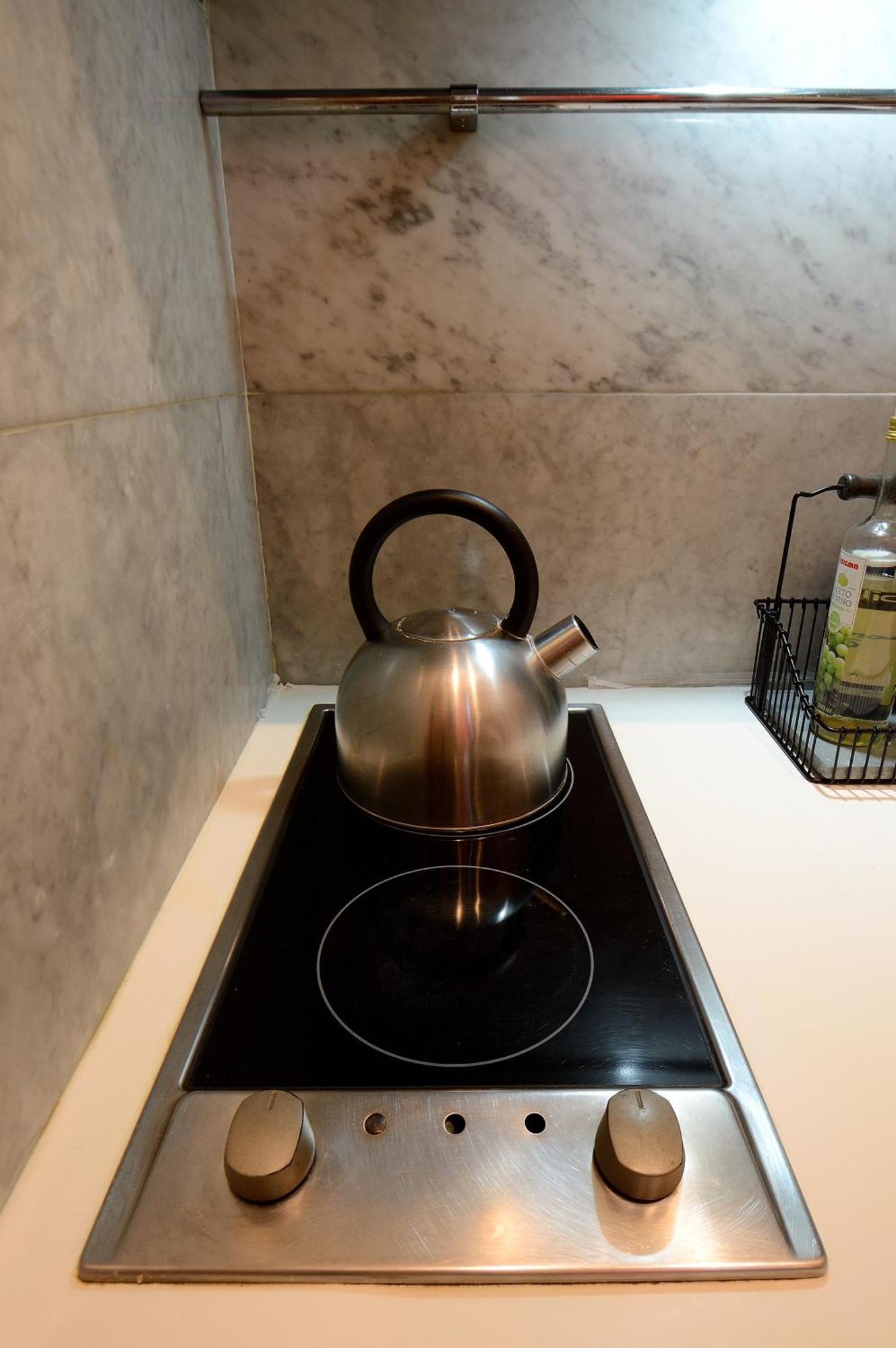 Bellissimo Mini A Tema Bandiera Italiana, Potente Wi-fi, 3 Linee Metropolitane Dietro Casa, Collegato Direttamente Con Aeroporto Di Malpensa E Rho Fiera Appartement Milan